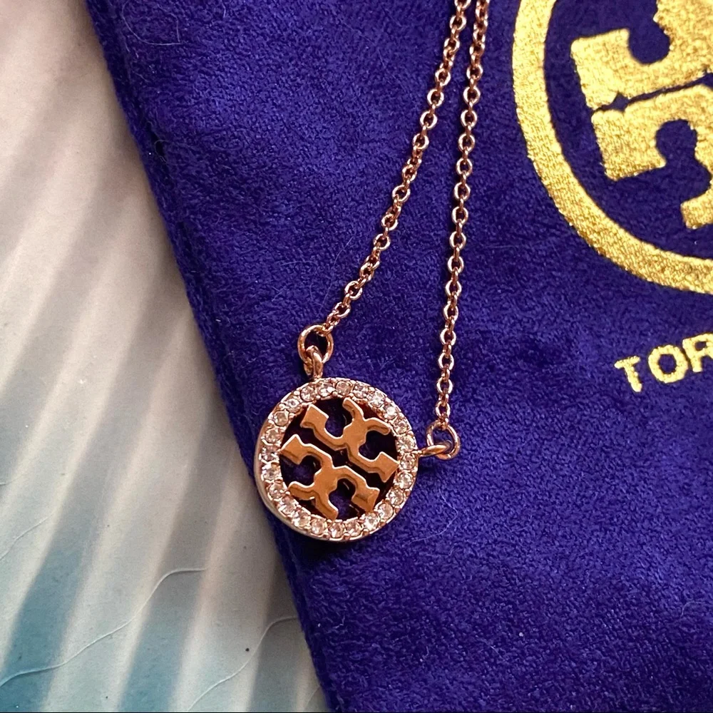 NWOT Tory Burch Rose Gold Tone Pave Circle Double T Logo Pendant Necklace